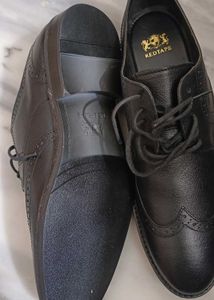 Red Tape brogue Formal Shoes