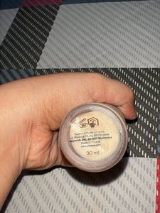 PAESE Natural Finish Longwear Foundation
