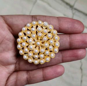 Exquisite Pearl and Gold Ring