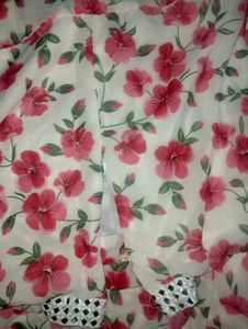 A redish floral maxi🤍❤️🤍