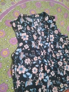 Floral Print Sleeveless Top