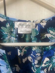 Floral Print V-Neck Blouse