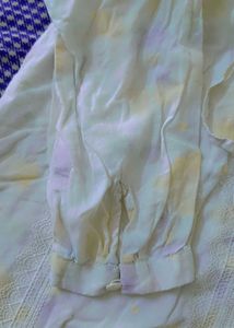 Elegant White Kurta with Lace Detail