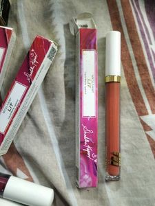 MyGlamm LIT Liquid Matte Lipstick pie hunt