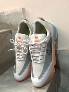 New Nike Sports Shoes