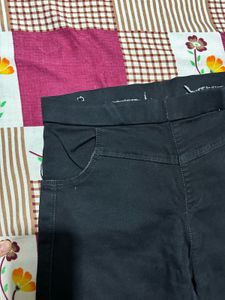Black Stretch Capri Leggings | Good Condition