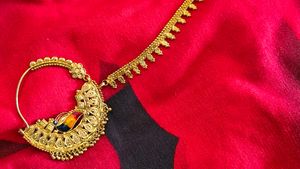 Elegant Gold Nath with Chain