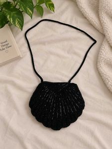 Vintage Y2K Black Beaded Shell Purse