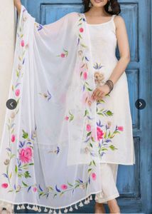 floral white kurta set from myntra