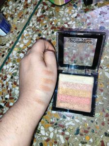 Color Essence Shimmer Brick Compact