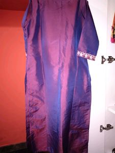 Purple 💜 Suit Set..Kurthi Top , Dupatta And Pant ... It's New One Used Just Once ... Size M..