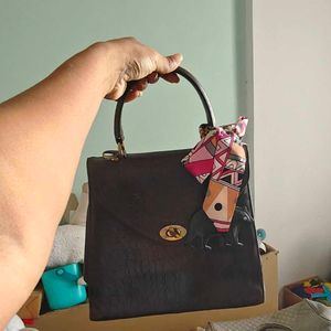 Chic Croc-Embossed Handbag with Scarf Accent