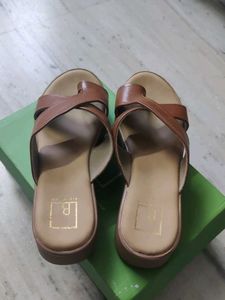 Brown Toe Ring Platform Sandals