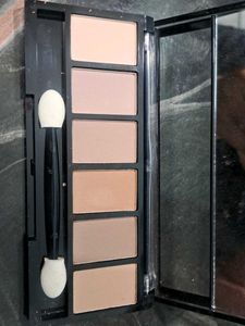 Miss Claire Eyeshadow Palette