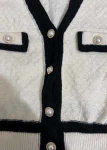 Elegant Black &amp; White Cardigan