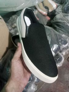 NEW NO USED CASUAL SHOES,