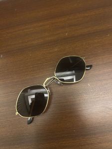 Vintage-Style Gold Geometric Hexagon Sunglasses