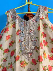 Embroidered Floral Kurta