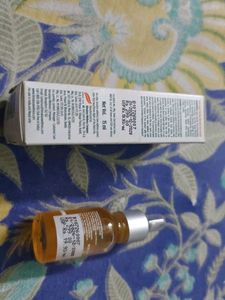 Himalaya Dark Spot Clearing Turmeric Face Serum