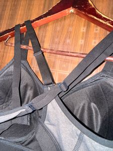Grey Imported Crossback Sports Bra🩶