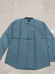 men green shirt