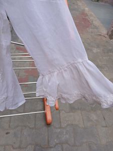 white chikankari kurti