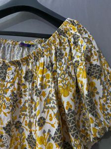Akkriti by Pantaloons Floral Off-Shoulder Top