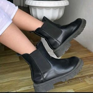 Black Chunky Chelsea Boots
