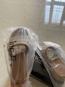 Inc.5 Beige Flip Flop