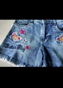 Cute Denim Shorts with Butterfly Embroidery