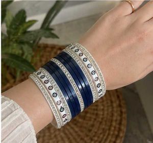 Chic Blue &amp; White Bangle Set