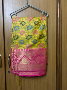 Floral Pure Banarasi Saree With Kanjeevaram Border