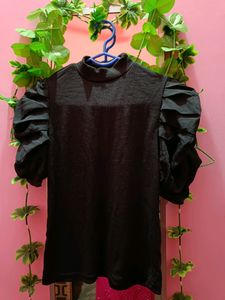 2 Puffy Sleeves Top Black And White