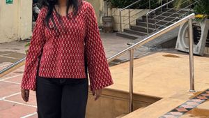 Short Genz kurti