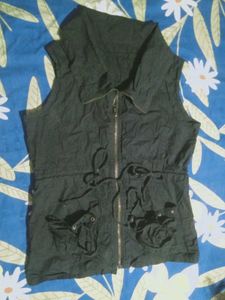 Sleeveless Hooded Jacket