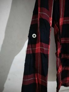 Red &amp; Black Plaid Button-Up Shirt