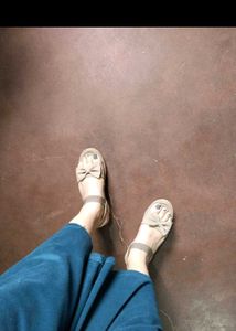❣️used bow heel sandals for women 👌