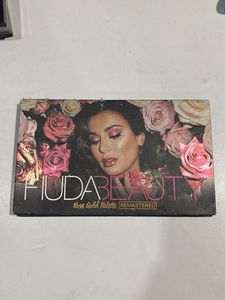 Huda Beauty Eyeshadow Palette