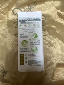 sealed Himalaya Purifying Neem Face Serum