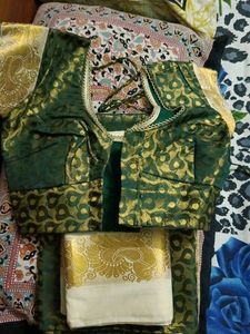 Kaithari Set Mundu With Medium Size Stiched Blouse