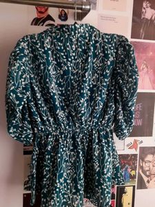 Chic Floral Print Collared Top