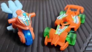2 kinderjoy racer series vehicle toys
