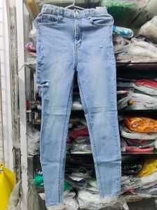 Stylish Light Wash Ripped Jeans