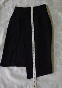 Chic Black Pencil Skirt 🖤