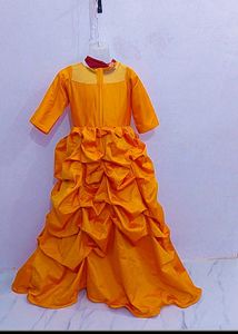 Stunning Orange 🧡 gown