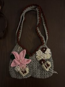 crochet whimsical flower shoulder bag