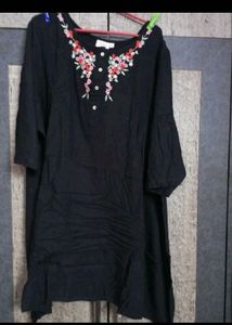 Black Floral Embroidered Kurti