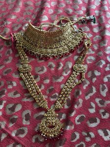 Exquisite Kundan &amp; Pearl Necklace Set