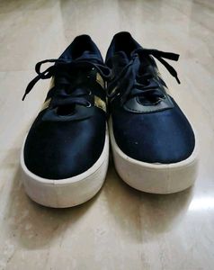 Stylish Navy &amp; Gold Sneakers