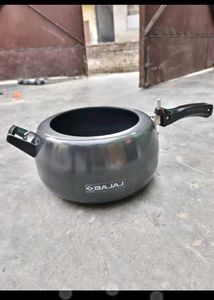 Bajaj Majesty Pressure Cooker